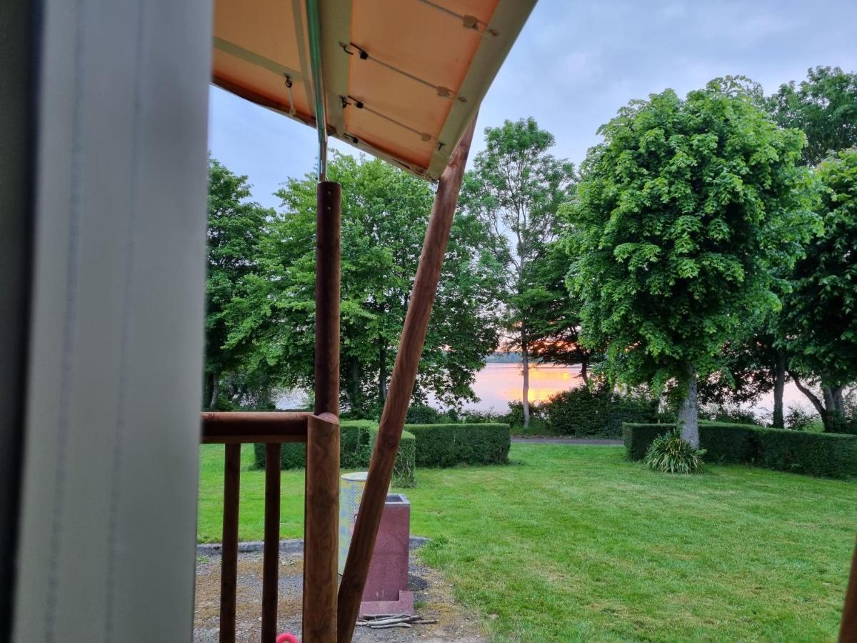 Camping Les Rives Du Lac Bois Morin Exterior photo